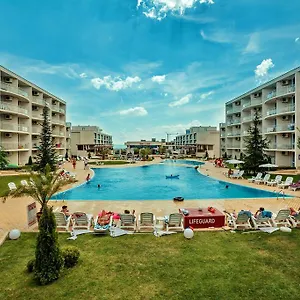 apartment-in-atlantis-sarafovo.burgashotels.net/